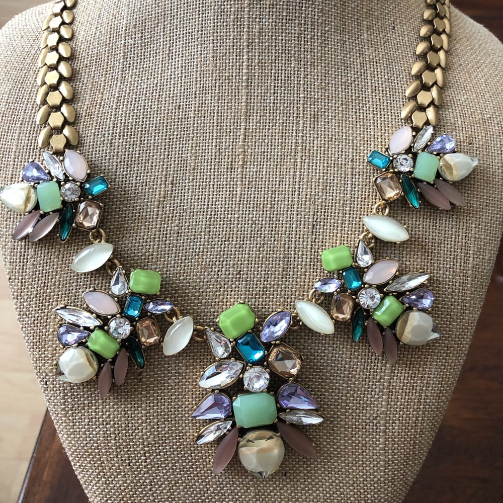 Stella & Dot jeweled statement necklace